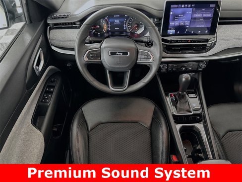 Used 2024 Jeep Compass Latitude image 2