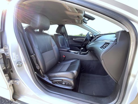 Used 2019 Chevrolet Impala LT image 15