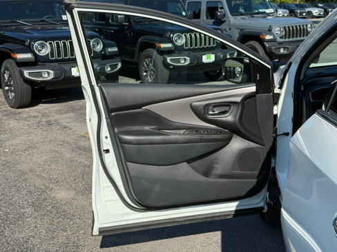 Used 2023 Nissan Murano SV image 15