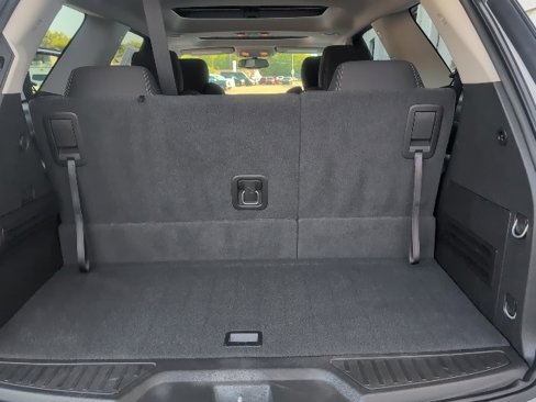 Used 2016 GMC Acadia SLE image 35