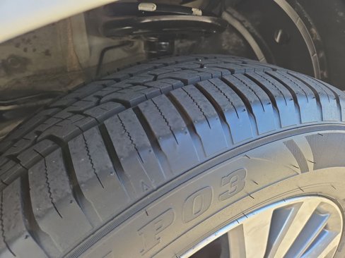 Used 2018 Nissan Pathfinder SV image 11