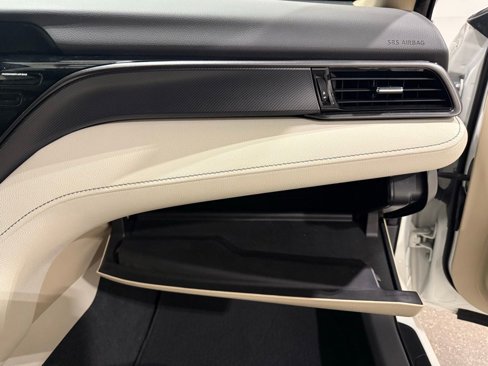 Used 2021 Toyota Camry LE image 30