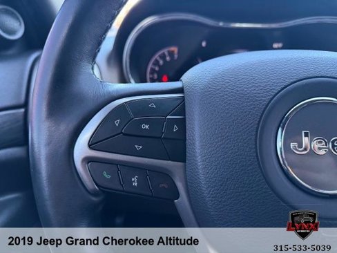 Used 2019 Jeep Grand Cherokee Altitude image 25