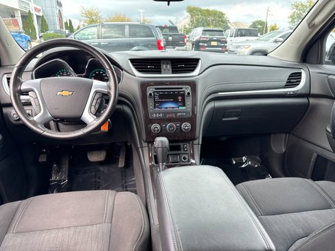 Used 2017 Chevrolet Traverse LT w/ Style and Technology Package image 15