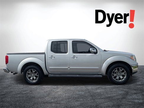 Used 2019 Nissan Frontier SL image 2
