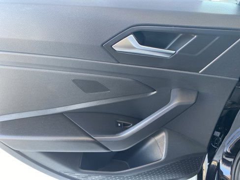 Certified 2022 Volkswagen Jetta SE image 28