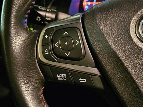 Used 2017 Toyota Camry SE w/ Moonroof Package image 13
