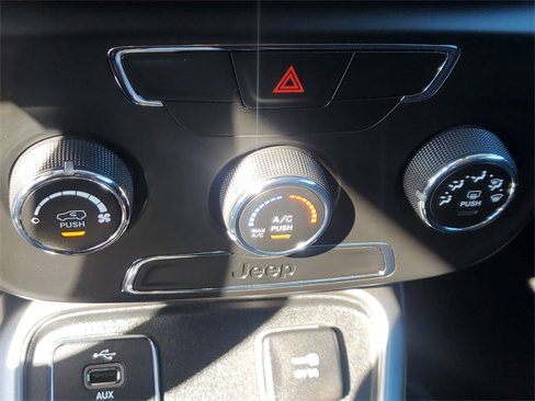 Used 2018 Jeep Compass Latitude image 26