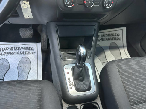 Used 2014 Volkswagen Tiguan S image 12