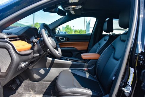 New 2025 Jeep Compass Limited w/ Sun and Sound Group image 17
