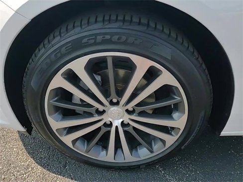 Used 2018 Buick Regal Preferred w/ Driver Confidence Package #1 image 8