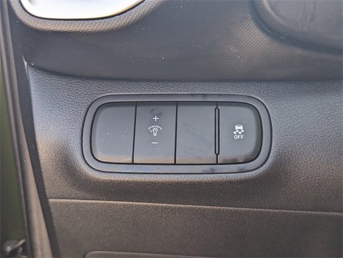 Used 2024 Hyundai Venue SE image 24