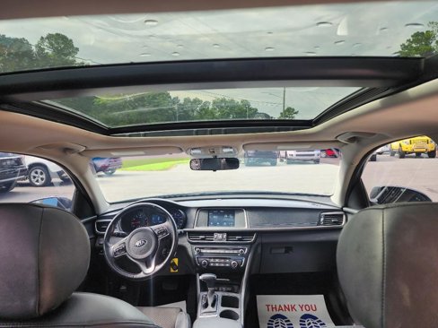 Used 2018 Kia Optima S w/ Panoramic Sunroof Package image 11