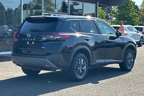 Used 2023 Nissan Rogue S image 4
