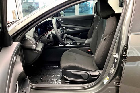Used 2024 Hyundai Elantra SEL w/ Convenience Package image 7