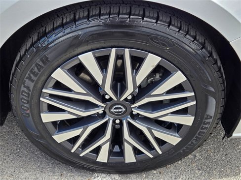 Used 2023 Nissan Altima 2.5 SV image 9