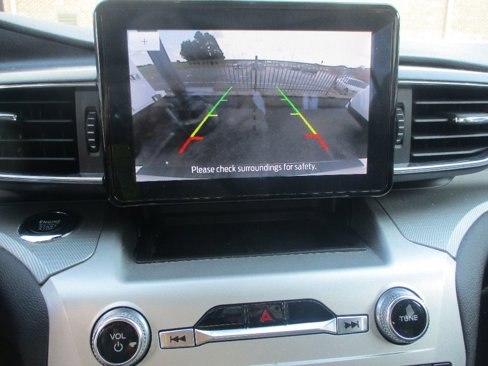 Used 2022 Ford Explorer XLT w/ Equipment Group 202A image 8
