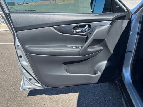 Used 2018 Nissan Rogue S image 28
