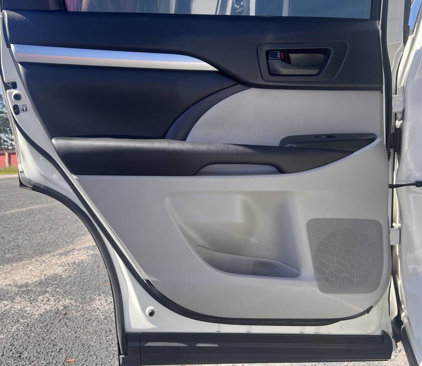 Used 2016 Toyota Highlander LE image 14