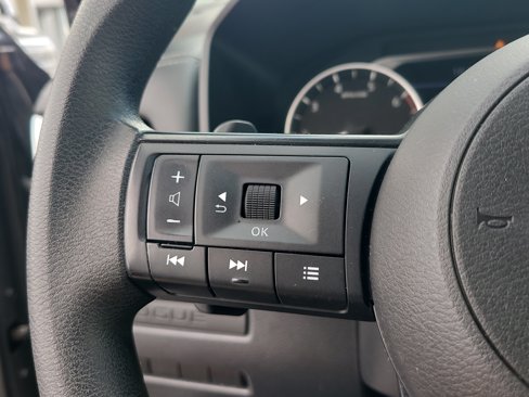 Used 2021 Nissan Rogue S image 27