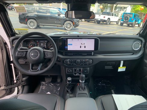 New 2025 Jeep Gladiator Sport image 30