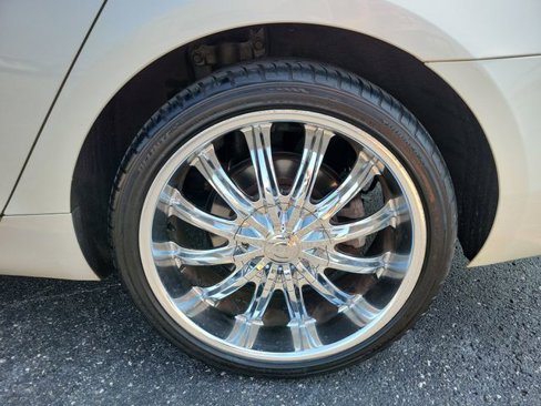 Used 2013 Cadillac XTS Luxury w/ Driver Awareness Package image 26