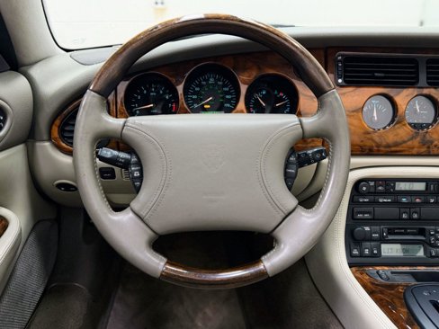 Used 1999 Jaguar XK8 Convertible image 51