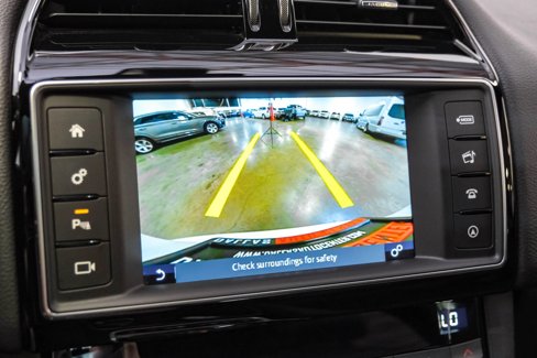 Used 2017 Jaguar F-PACE Prestige image 16