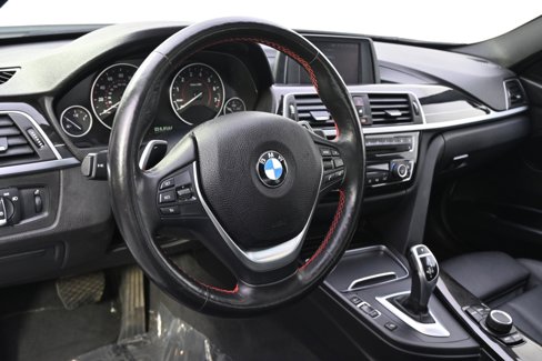 Used 2018 BMW 330i xDrive Sedan w/ Convenience Package image 11