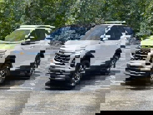 New 2026 Chevrolet Equinox LT w/ LPO, Floor Liner Package image 7