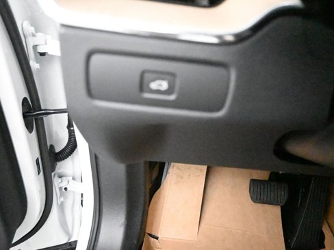 New 2026 Volvo XC60 B5 Core w/ Climate Package image 15