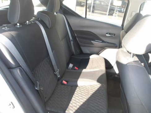 Used 2022 Nissan Kicks SV image 17