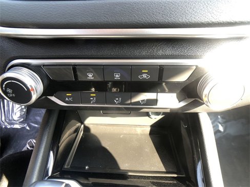Used 2021 Nissan Altima 2.5 SV image 18