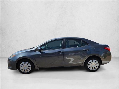 Used 2017 Toyota Corolla LE image 9