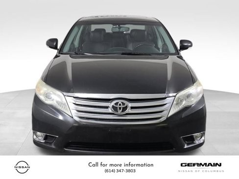 Used 2011 Toyota Avalon Limited image 2