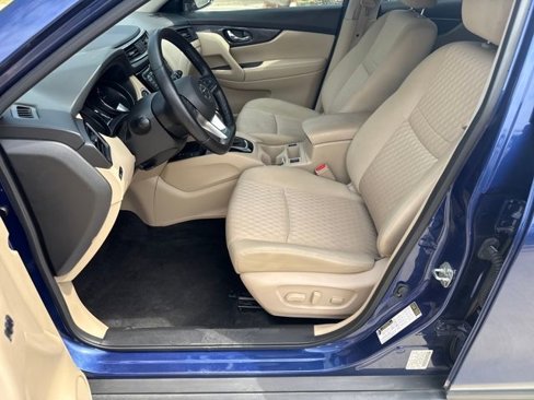 Used 2020 Nissan Rogue SV w/ Premium Package image 28
