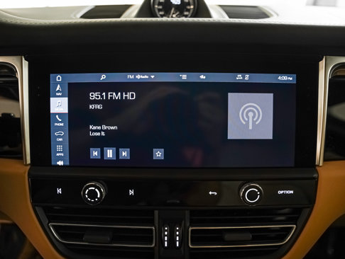 Certified 2023 Porsche Macan Turbo image 22