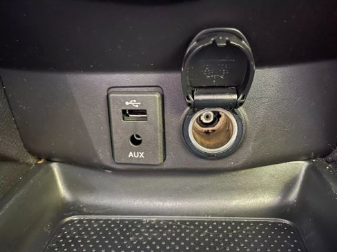 Used 2016 Nissan Rogue SV w/ SV Moonroof Package image 19