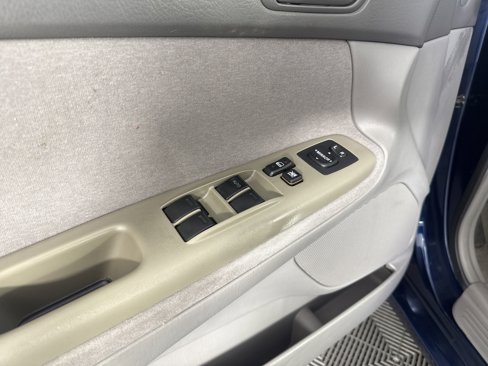 Used 2004 Toyota Camry LE image 12