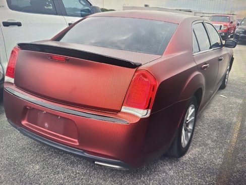 Used 2016 Chrysler 300 Limited image 4