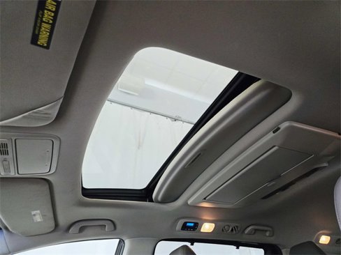 Used 2012 Honda Odyssey Touring Elite image 6