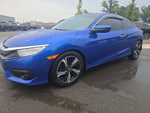 Used 2017 Honda Civic Touring image 1