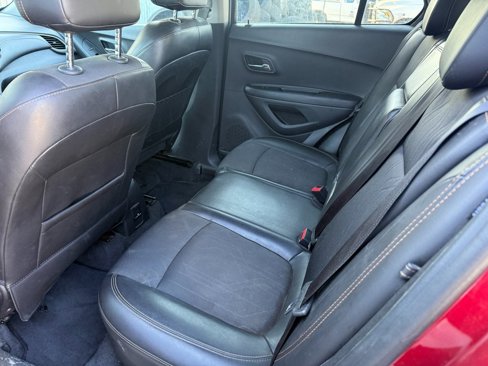 Used 2018 Chevrolet Trax LT w/ LT Convenience Package image 15