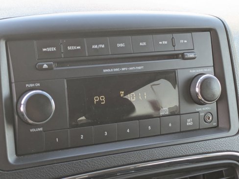 Used 2017 Dodge Grand Caravan SE image 19