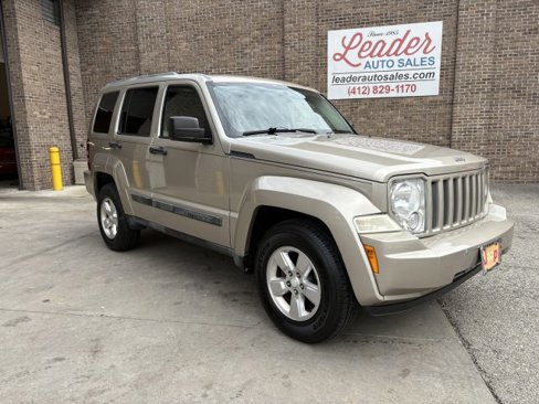 Used 2011 Jeep Liberty Sport image 1