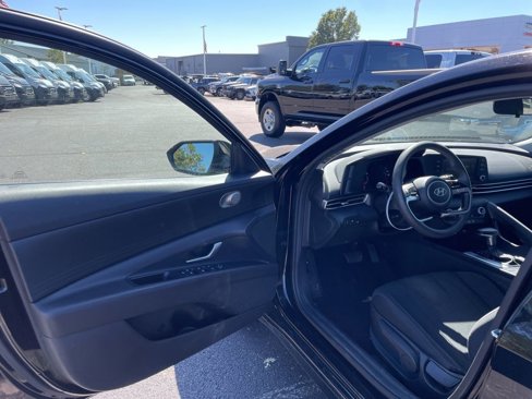 Used 2023 Hyundai Elantra SEL w/ Cargo Package image 17