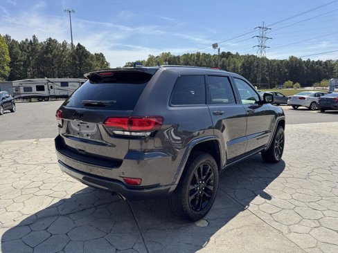 Used 2018 Jeep Grand Cherokee Altitude image 14
