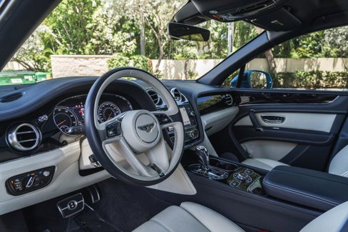 Used 2020 Bentley Bentayga image 15