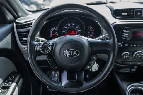 Used 2015 Kia Soul image 26