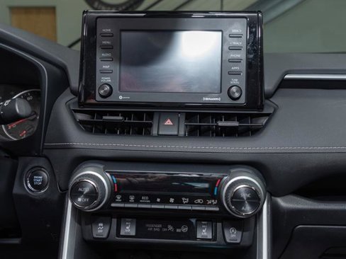 Used 2022 Toyota RAV4 XLE image 12